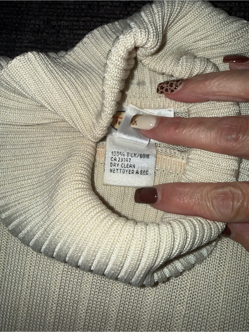 Vintage Talbots 100% Silk Turtleneck Sweater M Ivory Y2K Preppy Ribbed - Picture 9 of 10